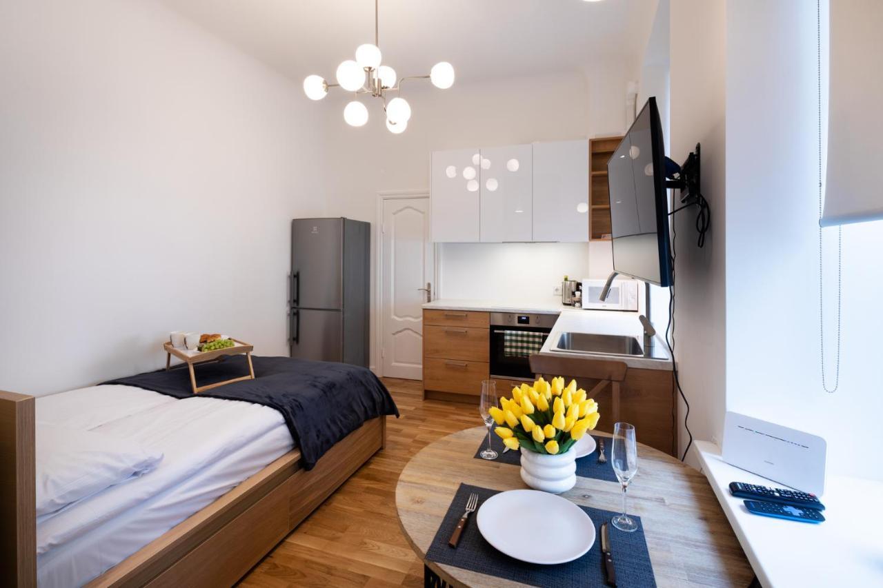 Brivibas House Design Apartments In City Center Рига Екстериор снимка